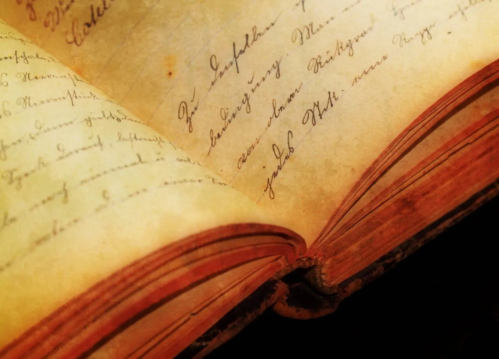 Page de garde d'un livre ancien portant un envoi autographe manuscrit d'auteur, signature et dedicace a l'encre