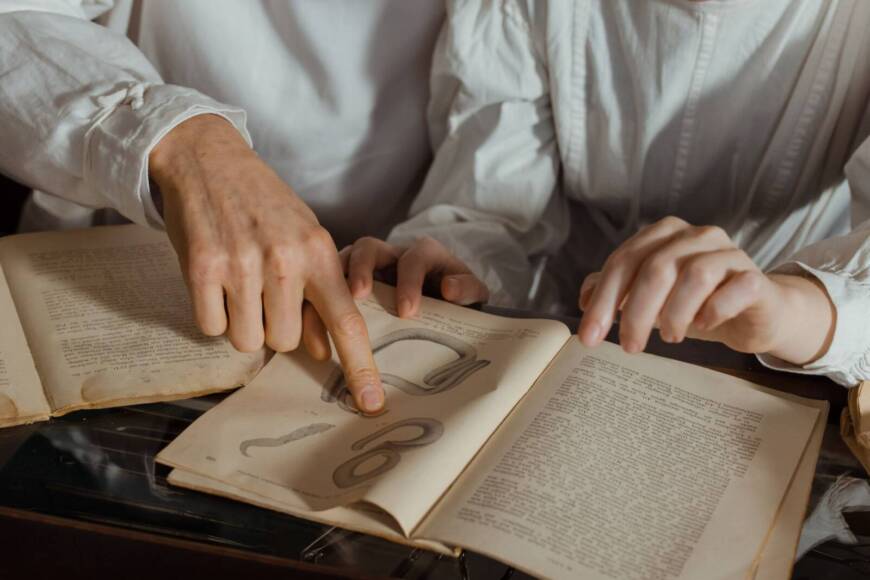 Reconnaître un fac-similé ou une contrefaçon de livre ancien