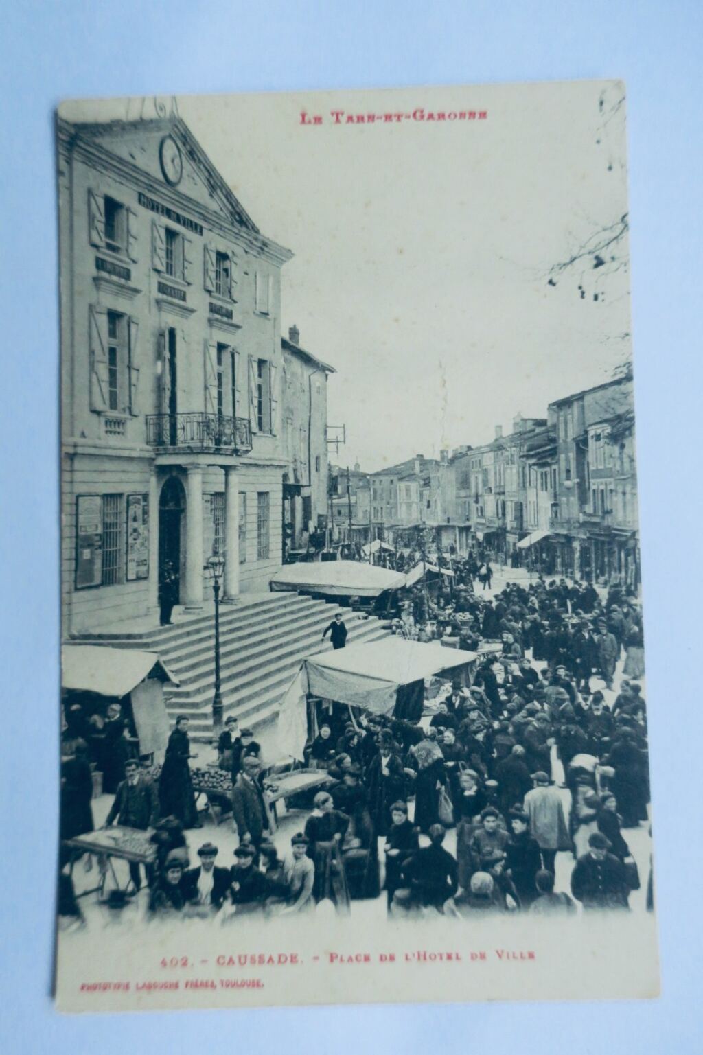 Caussade place de l&rsquo;hôtel de ville 82 marché