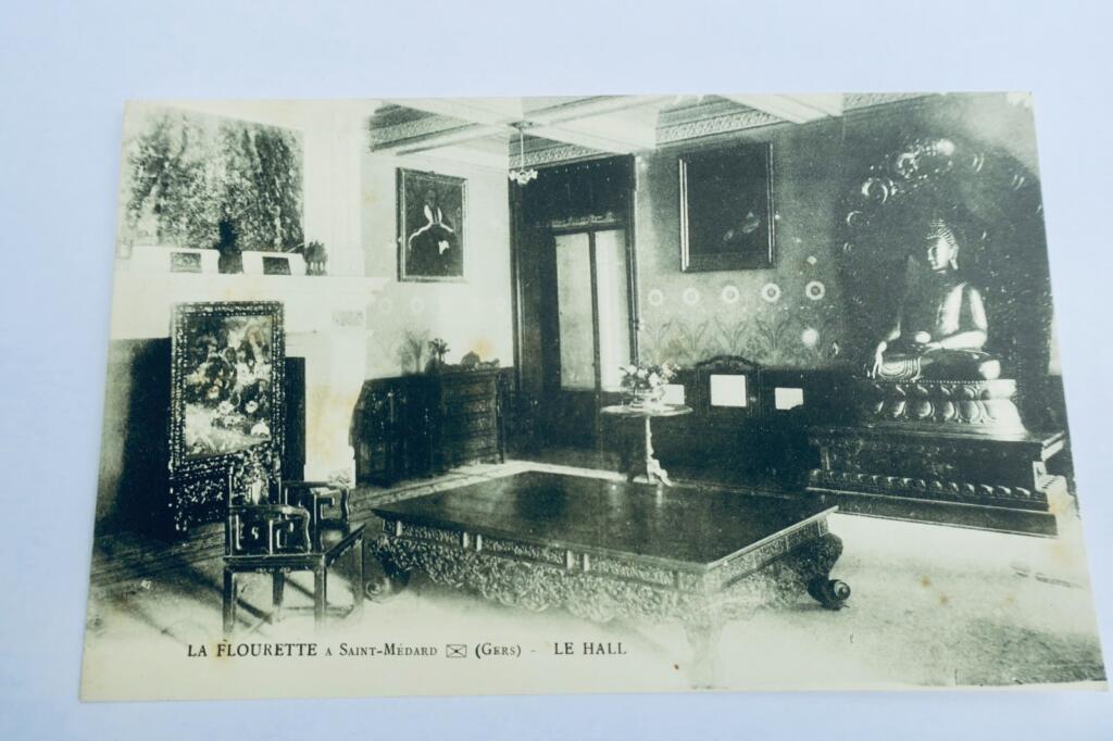 Postcard featuring Château de Postcard
