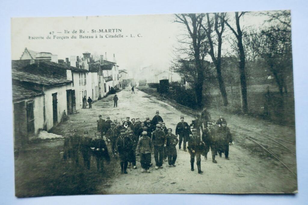 Convicts' escort to the citadel