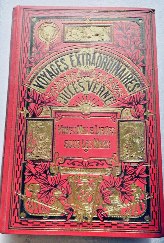 Verne Voyages Extraordinaires, Vingt Mille Lieues sous les Mers Hachette
