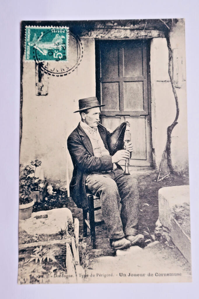 Perigord Bagpiper Woodcut