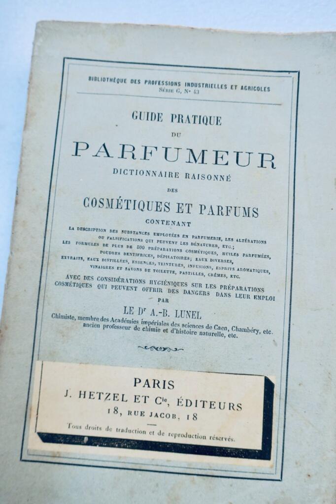 Practical Perfumery Guide with Cosmetic Dictionary
