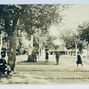 Aiguillon les promenades et le café des allées 1908