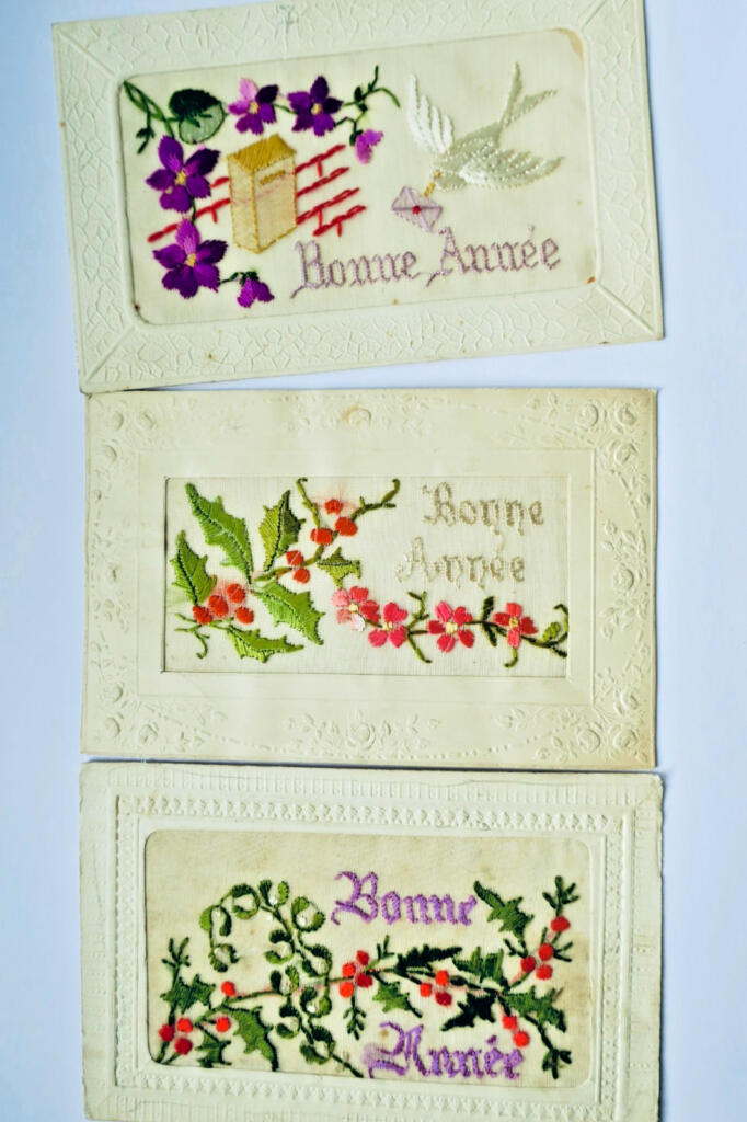 BONNE ANNEE broderies et gaufrées