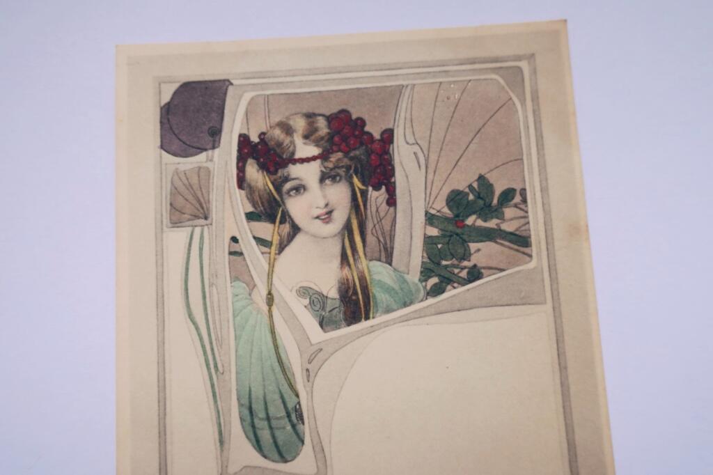Illustration im Art Nouveau einer jungen Frau
