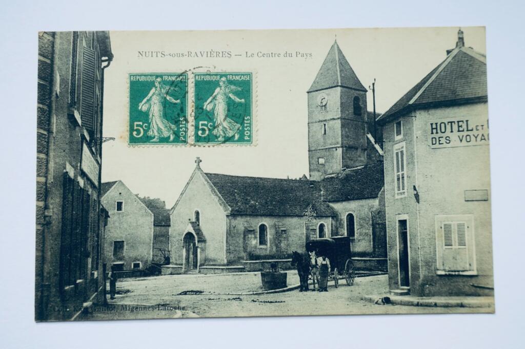 Nuits-sous-Ravières le centre du pays attelage, hôtel