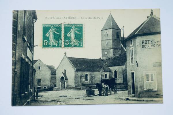 Nuits-sous-Ravières le centre du pays attelage, hôtel