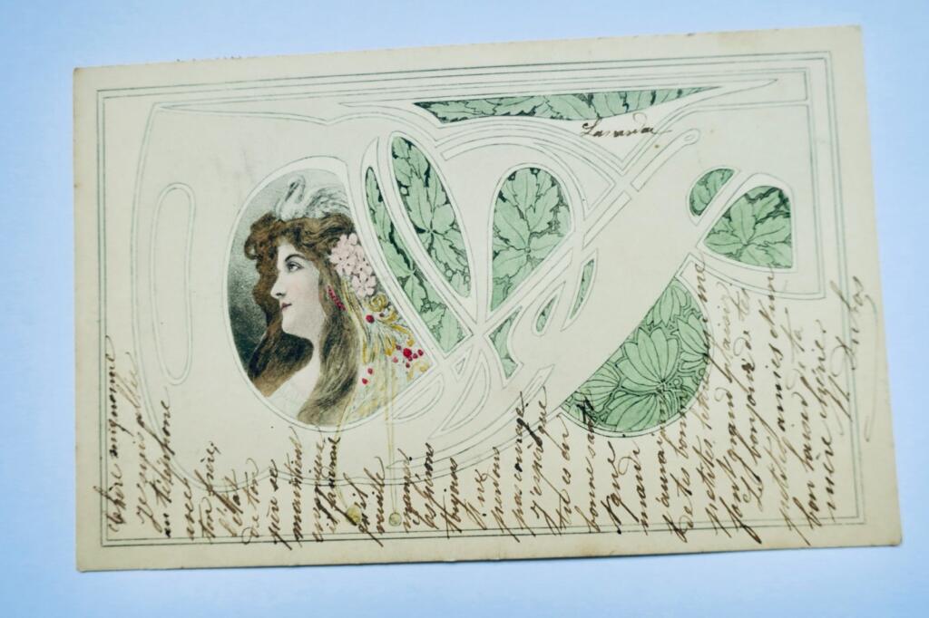 Art Nouveau Elegante Frau