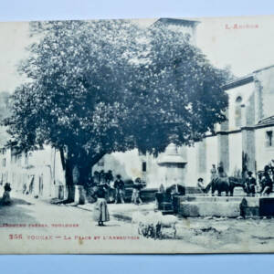 Fougax la place et l'abreuvoir ARIEGE
