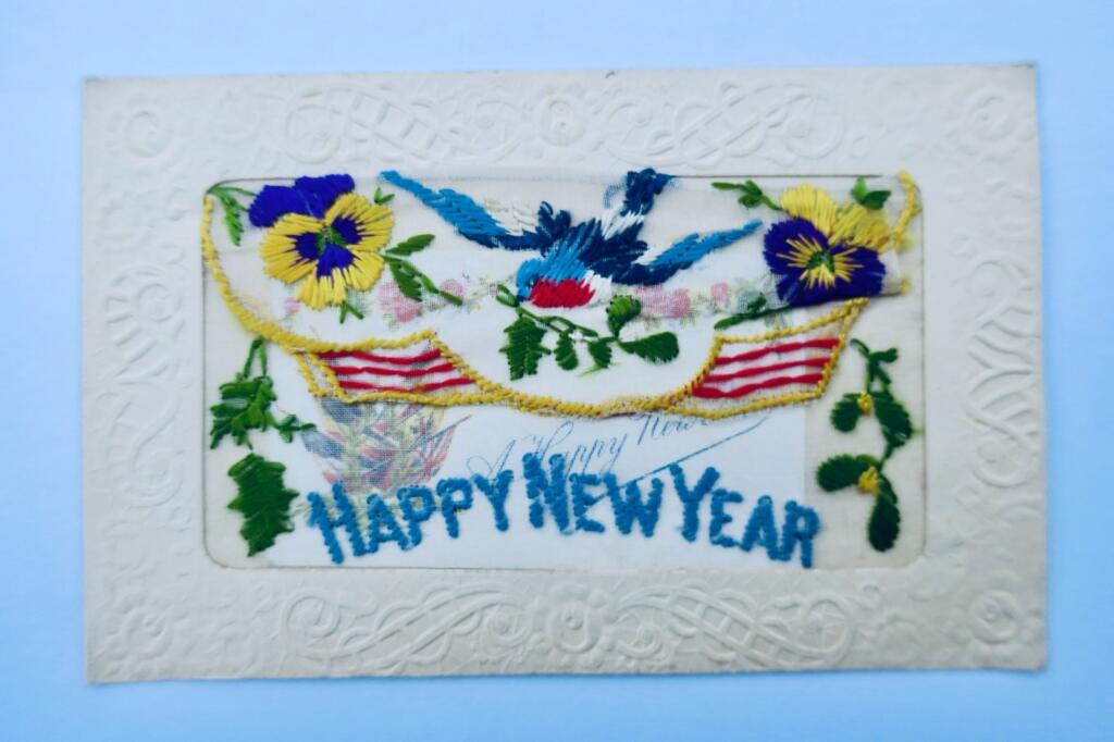 Charming embroidered pouch for notes