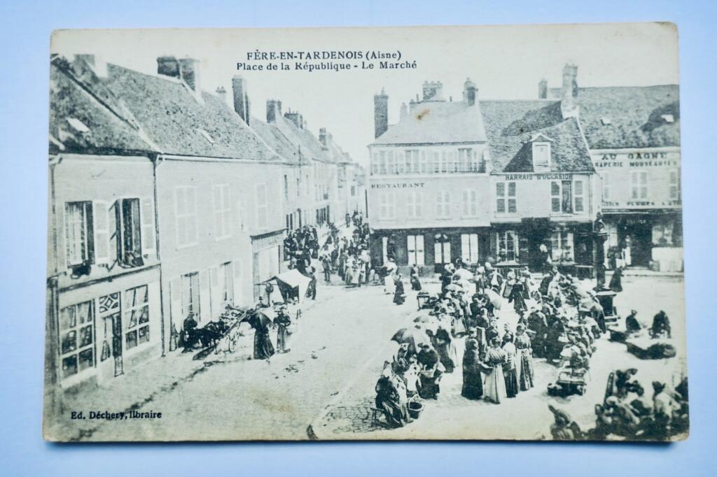 Fère-en-Tardenois, Platz der Republik Markt