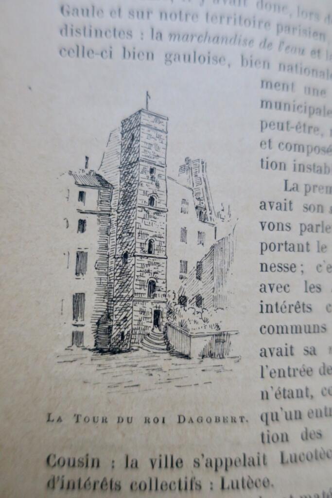 Die Statuen des Pariser Rathauses