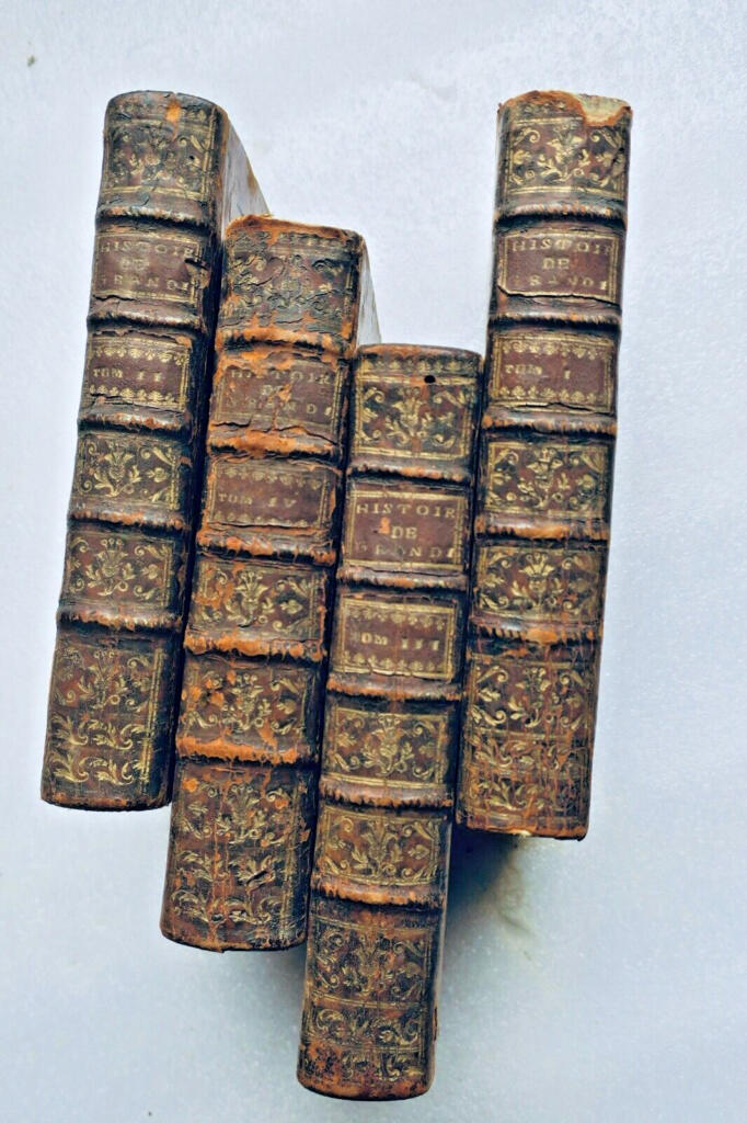English Letters and the Story of Grandisson