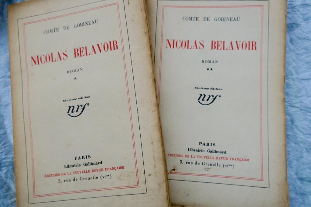Zweibändige Arbeit über Nicolas Belavoir