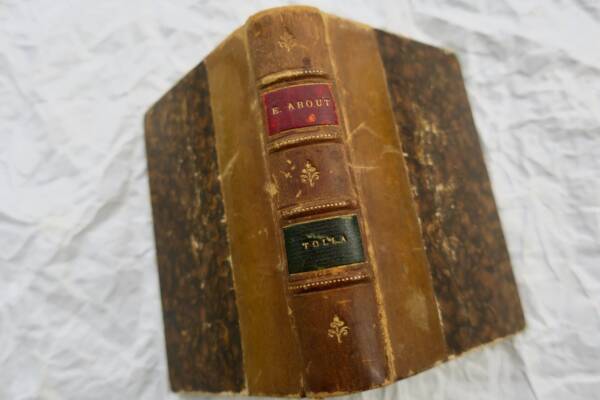 Tolla: A 19th-Century Parisian Tale with Illustrations