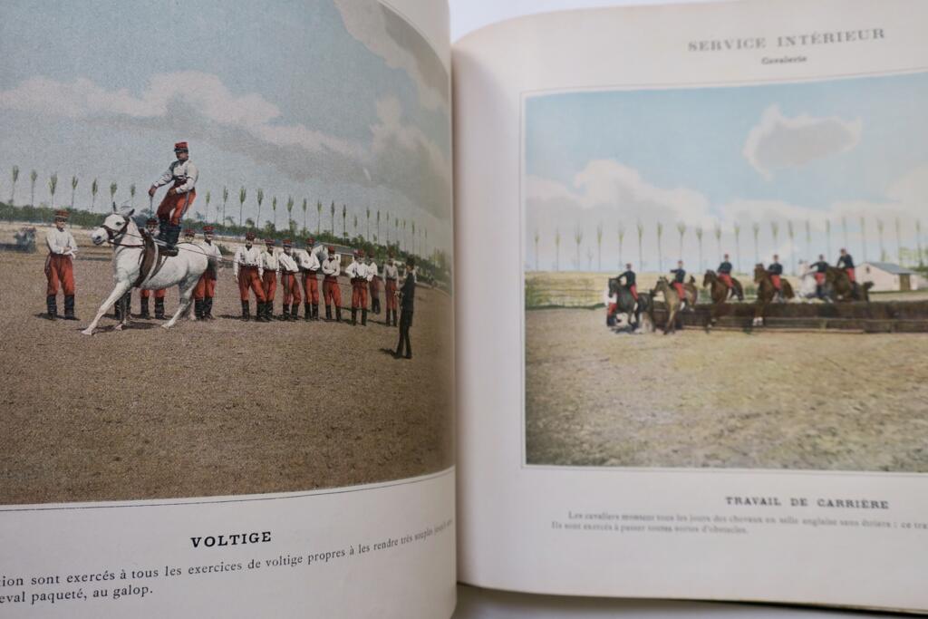 Militärisches Leben 1899: seltenes Farbfotoalbum