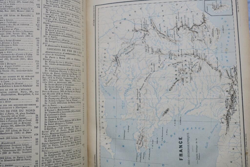 125幅彩色地图的法国综合地图集