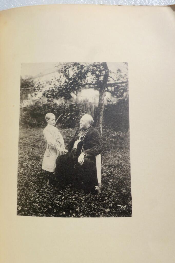 Leben von Erzbischof E. Christophe Enard