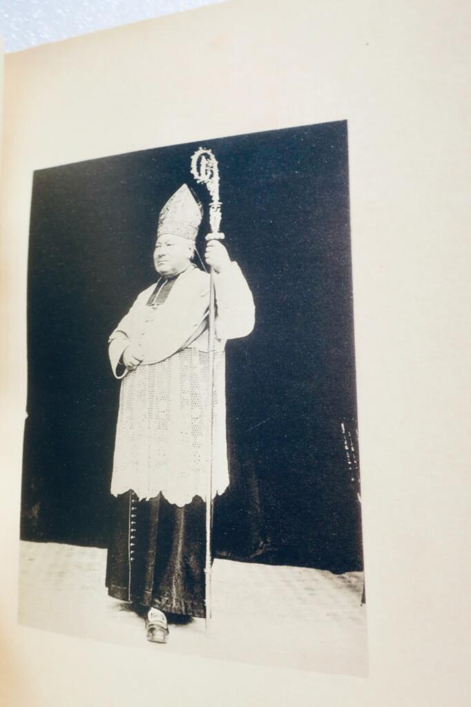 Leben von Erzbischof E. Christophe Enard