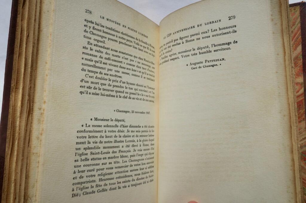 BARRÈS’ Rätsel im Creuzevault-Einband erhellt