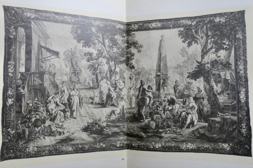 Ancient tapestries from 16th to 18th centuries