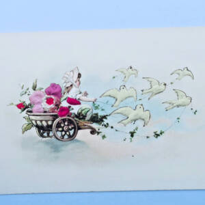 carte gaufrée et rehaussé de motifs garnis de soie brodée 120 x 74 mm.