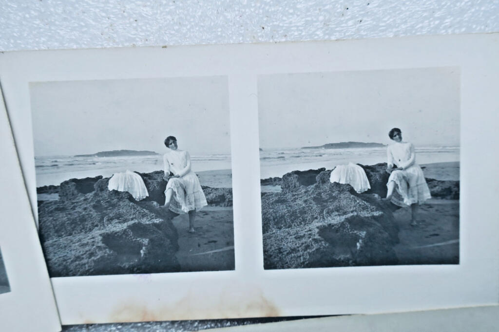 Casablanca jolies baigneuses plage de l&rsquo; ANKE, Aïn-Mazi 1911 carte stéréo x 10