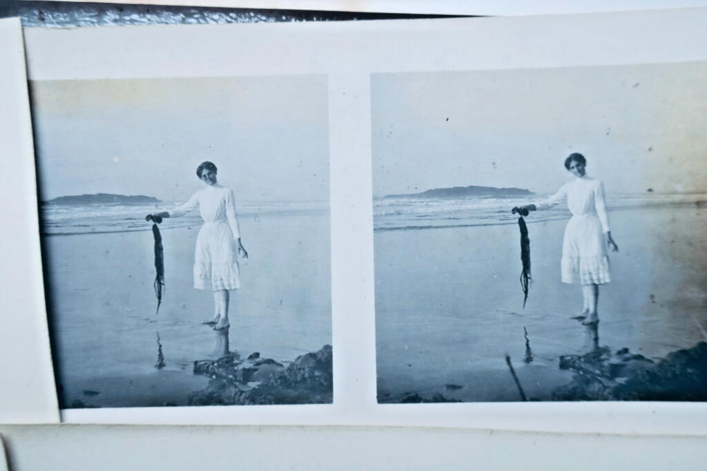 Casablanca jolies baigneuses plage de l&rsquo; ANKE, Aïn-Mazi 1911 carte stéréo x 10