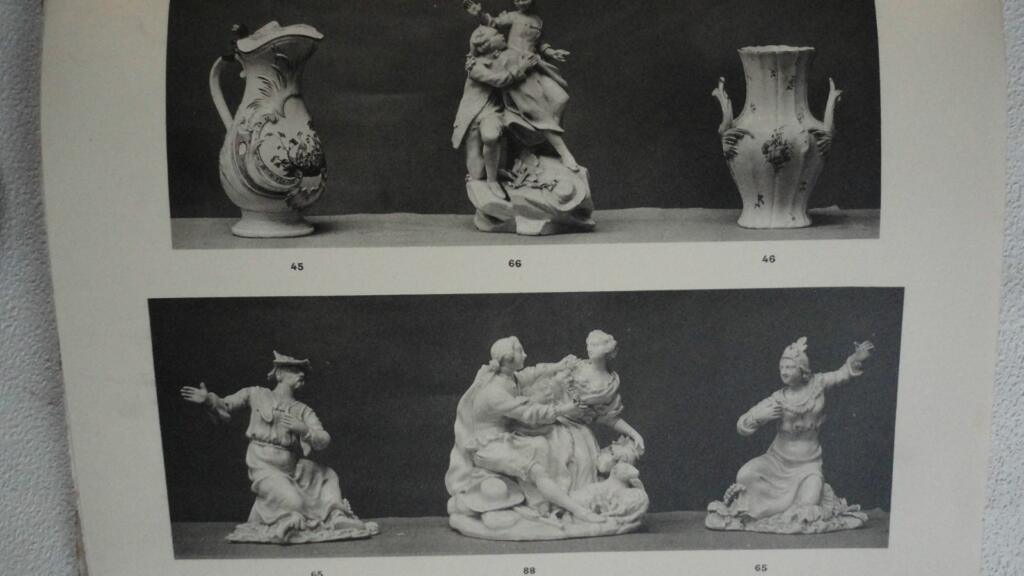 Félix Doistau Collection: Porcelain and Cabinet Objects with Portraits