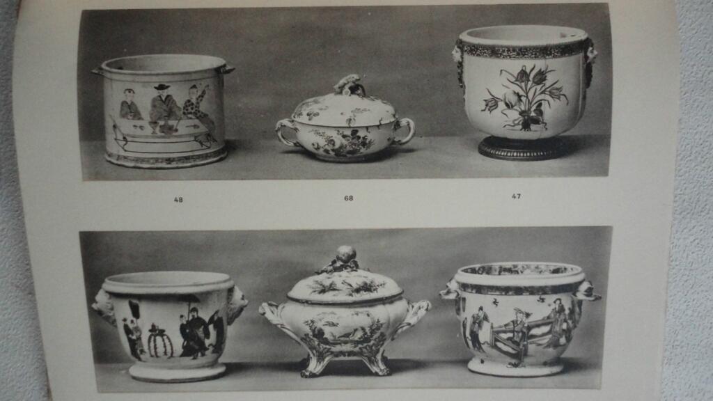 Félix Doistau Collection: Porcelain and Cabinet Objects with Portraits