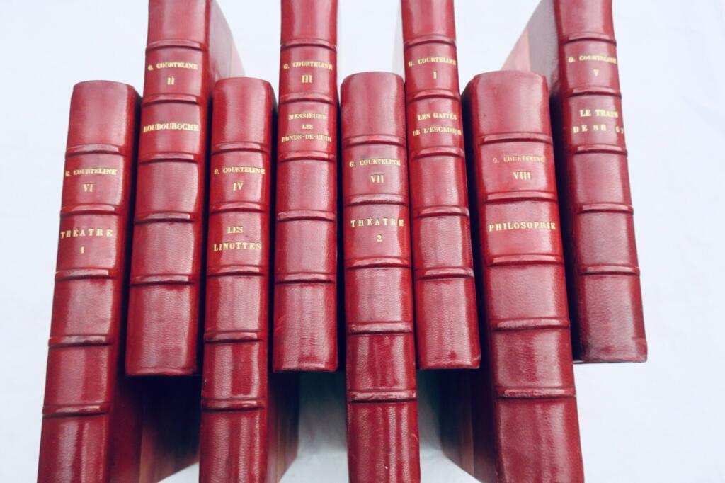 Complete illustrated works of Georges Courteline by Hémard