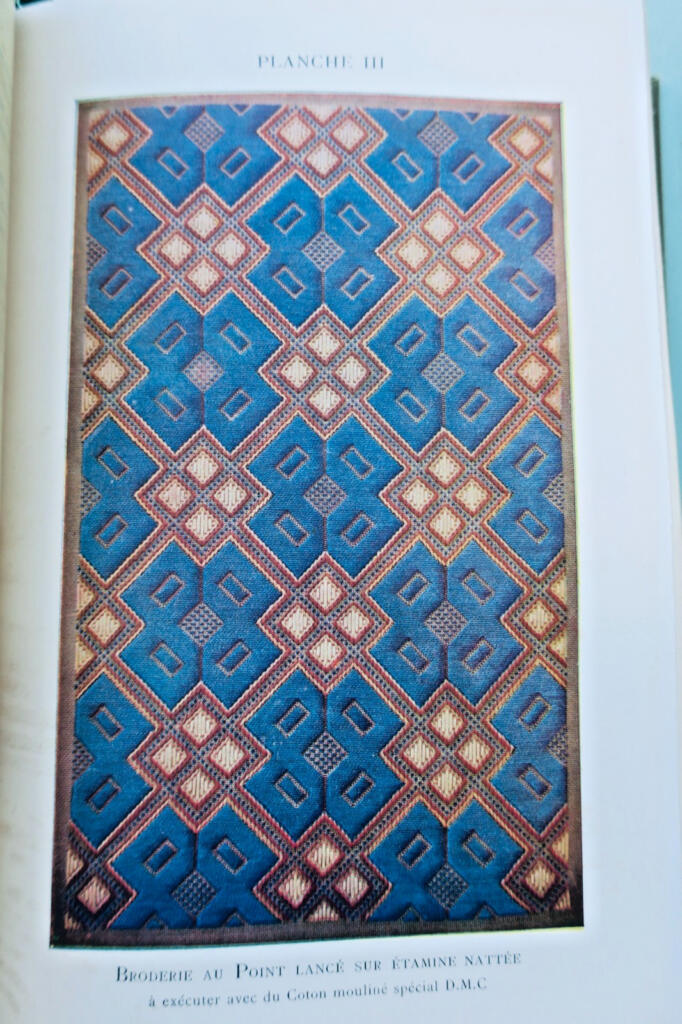 Victorian needlework compendium with 1087 patterns