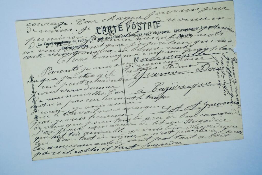多勒阿雷讷街大型烟草店招牌