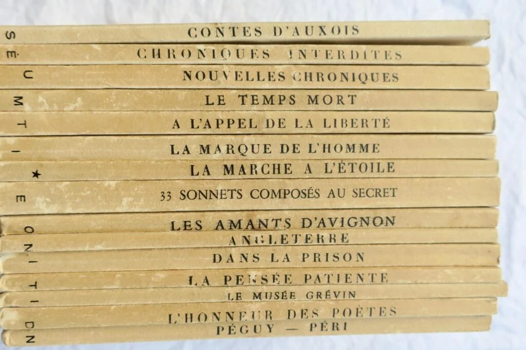 Editions de Minuit, vélin, publiés clandestinement.. lettrés patriotes 1944