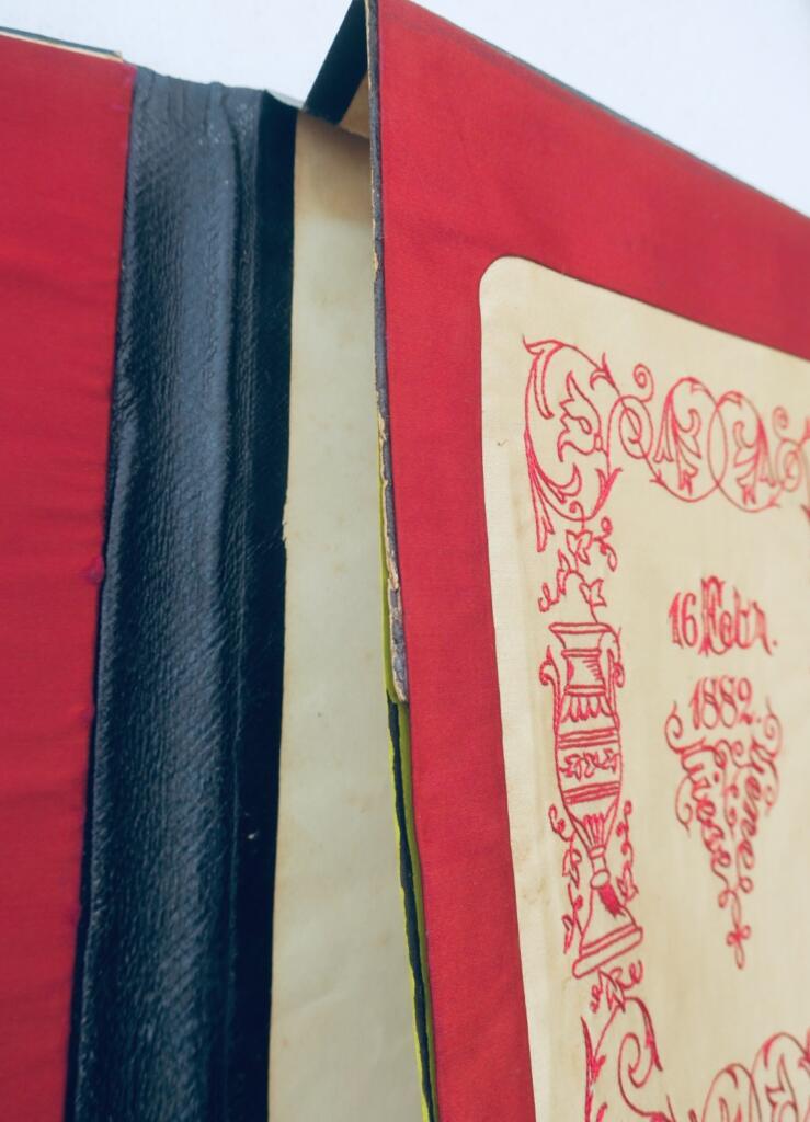 Etui 16 février 1882 plein cuir CORRESPONDANCE ART D&rsquo;ECRIRE ARMOIRIE
