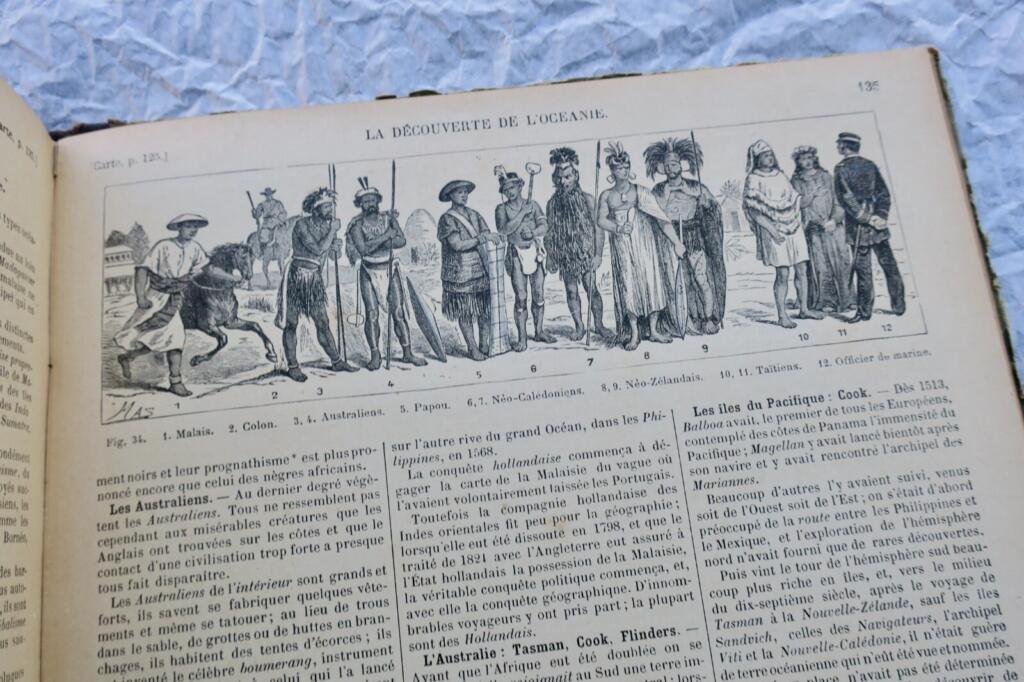 Geografielehrbuch von 1895 über die fünf Kontinente