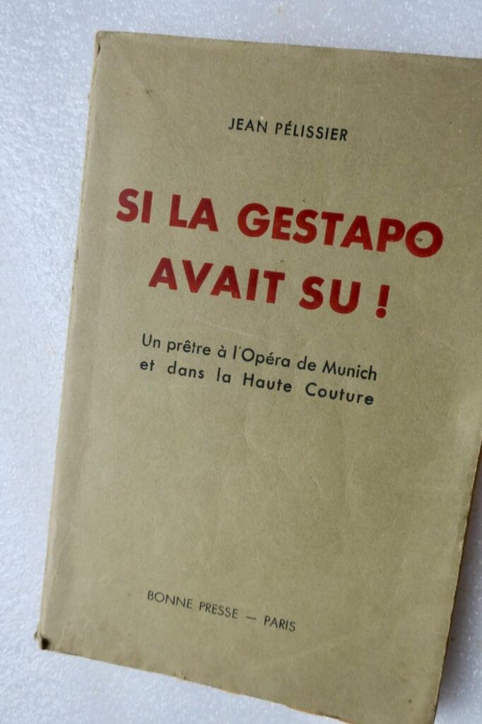 Ein Priester in der Münchener Oper