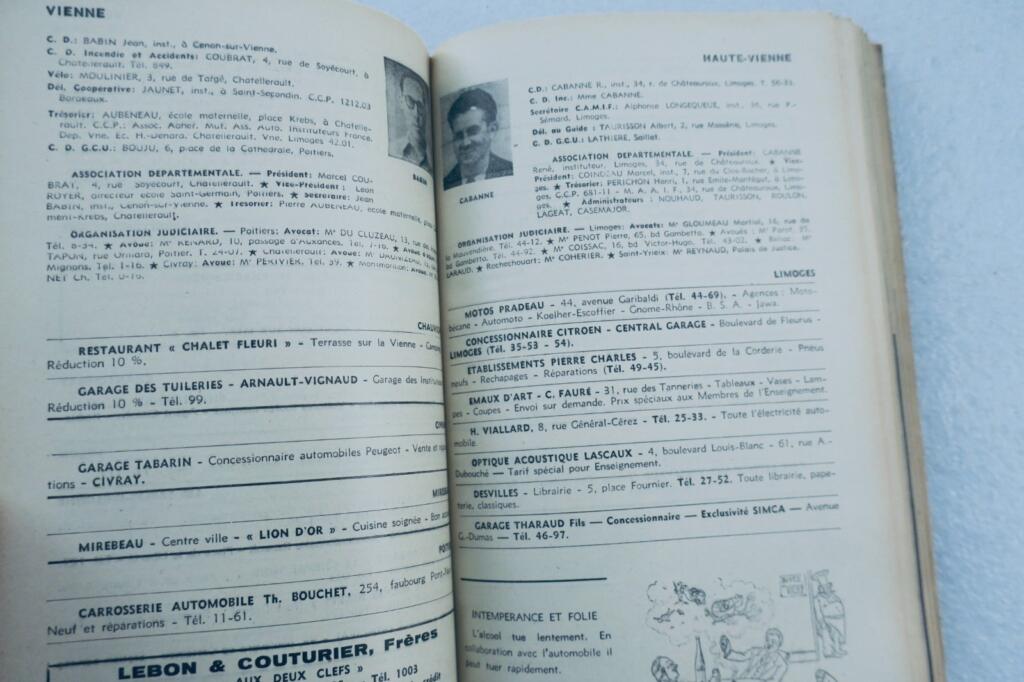 Tourist Guide to Lower Languedoc and Provence 1952