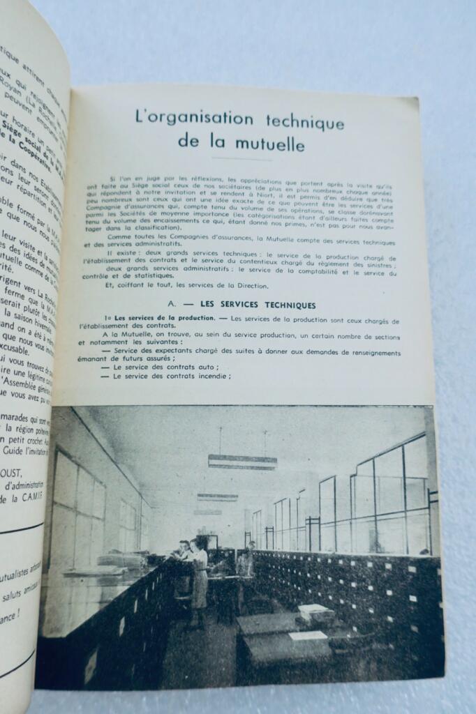 Tourist Guide to Lower Languedoc and Provence 1952