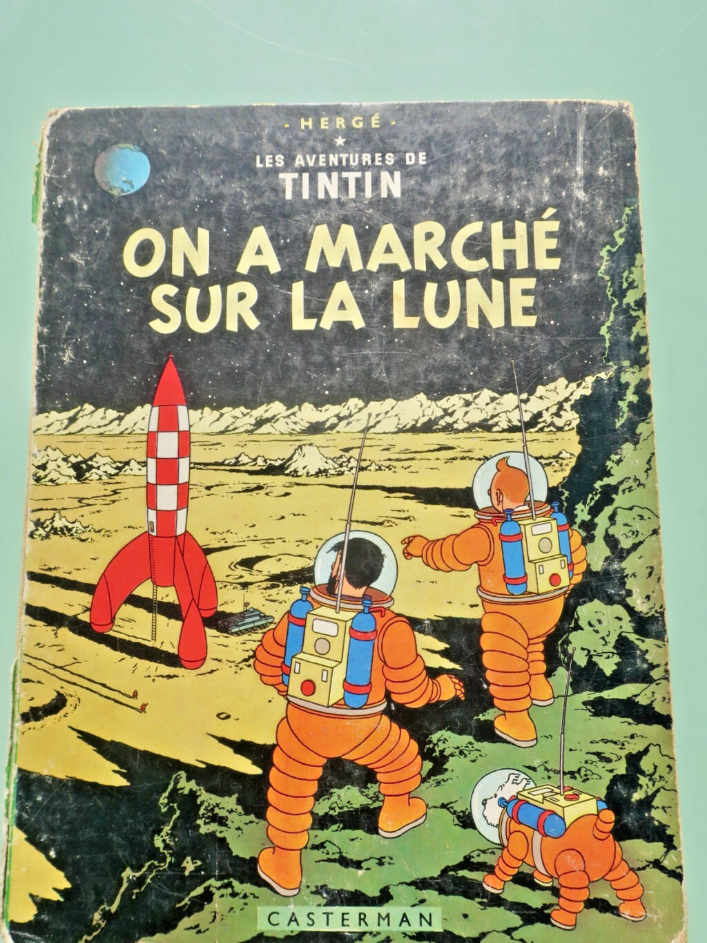 HERGE Les Aventures de Tintin. On a marché sur la Lune
