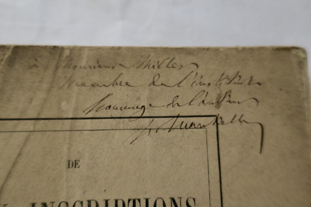inscriptions tumulaires qui se lisent en l&rsquo;église de Saint-Pierre-Le-Puellier..