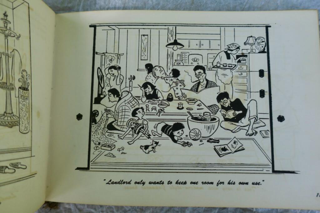Amerikanische Familie erkundet japanische Etikette durch Karikaturen