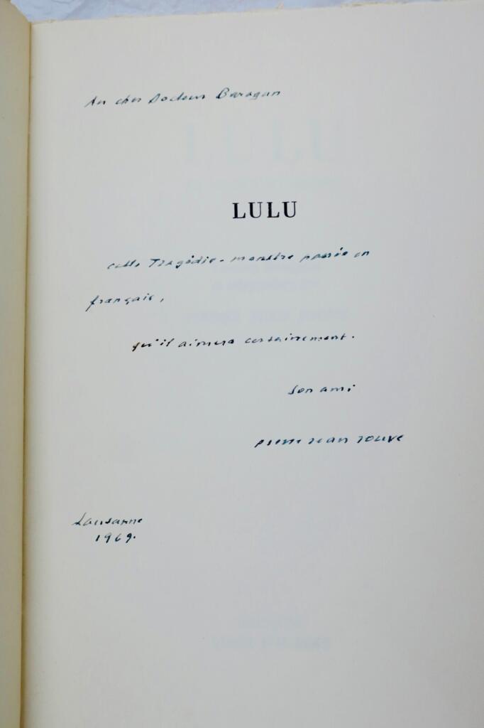 Signed correspondence enhances literary work