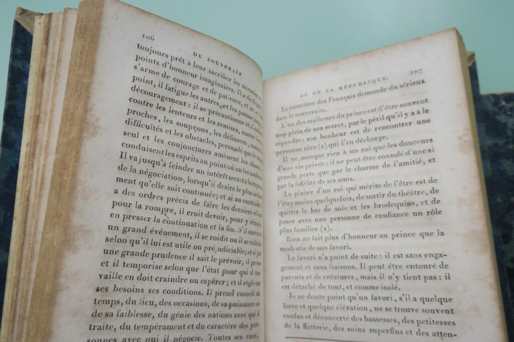 La Bruyère les caractères 1832 mini