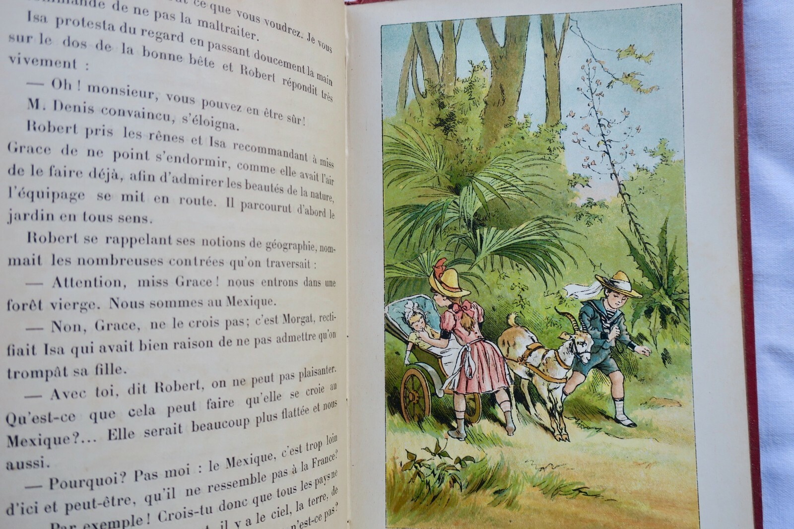 Heureux Temps by Marie Leconte in elegant binding – Image 3