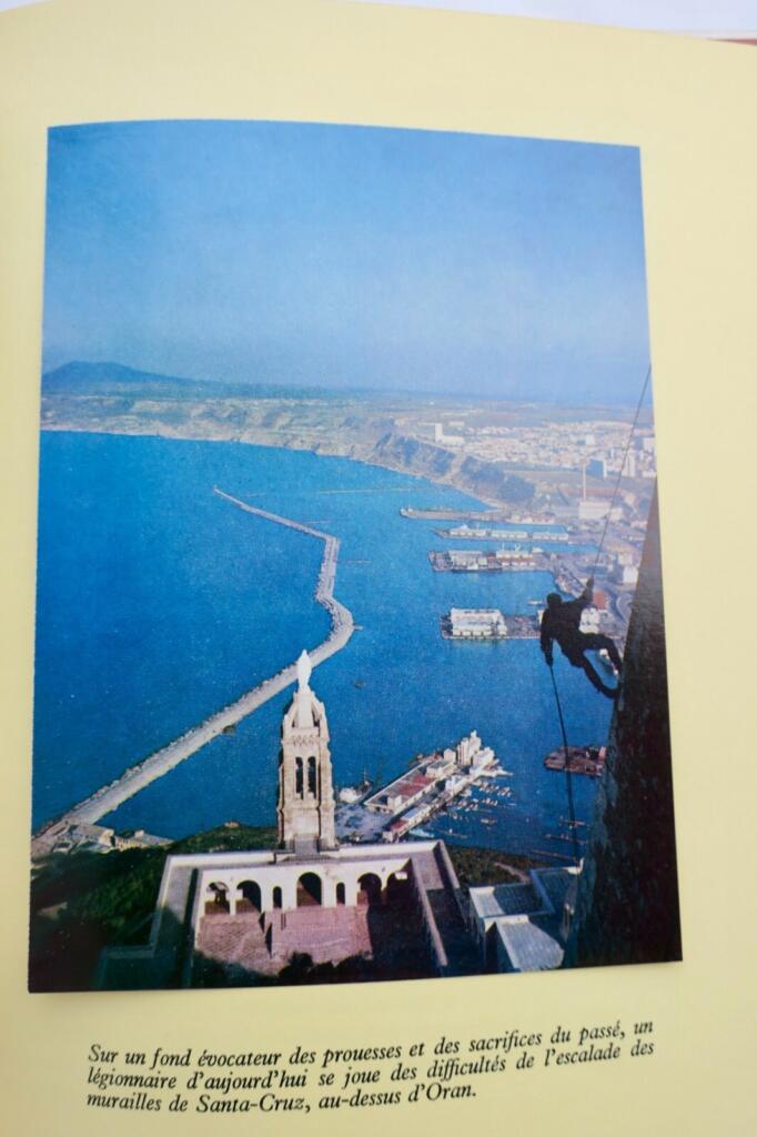 外人部隊記念誌1966：珍本・ユニフォームと複製版画収録