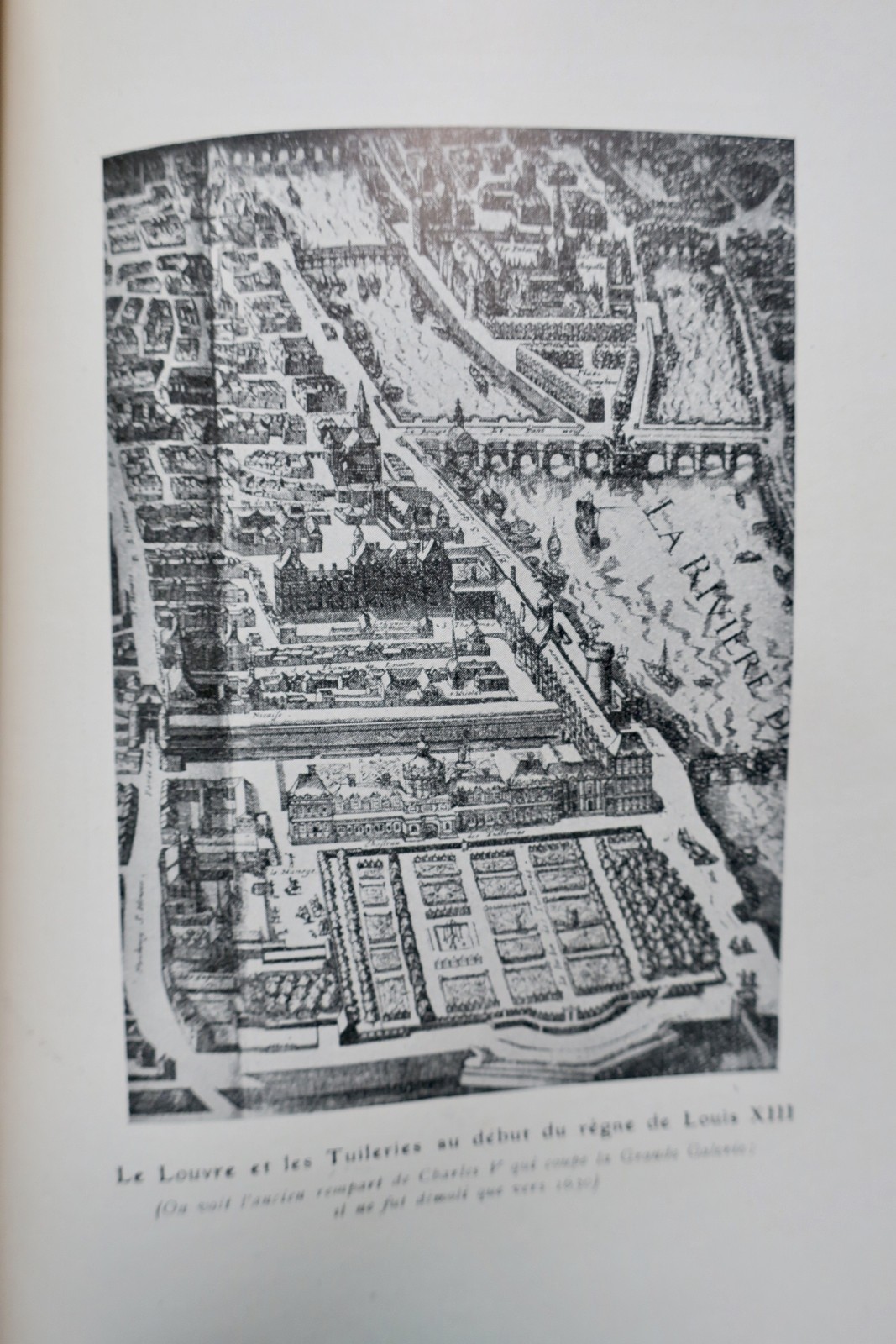 Paris historical handbook – Image 5