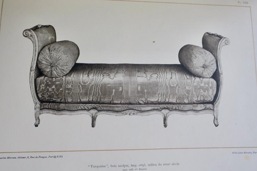Exploration of French Daybeds